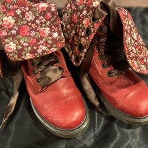 Dr Doc Martens Triumph 1914 Floral 12 Eye Red Combat Boots Womens US 6 EU 37